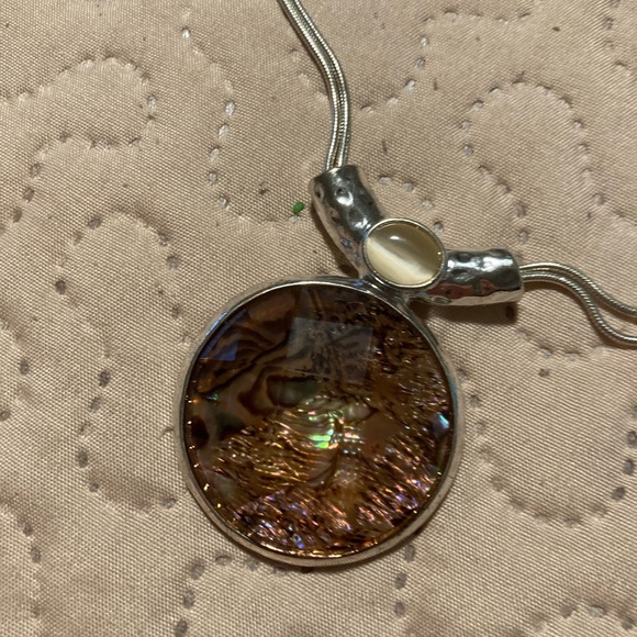 Silver Tone Chain Shell Pendant Iridescent  Double Chain Oyster Glow - Picture 6 of 6